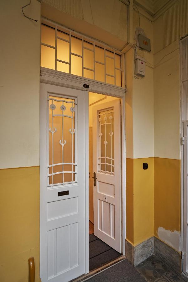 Nanirol Apartment At Gellert Bath Budapest Exterior foto